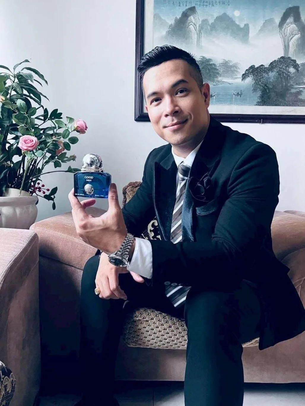 Trương Thế Vinh: Hiếm có chai nước hoa nào lại thể hiện được sự mạnh mẽ của các tầng hương rõ ràng như GOODMEN XANH