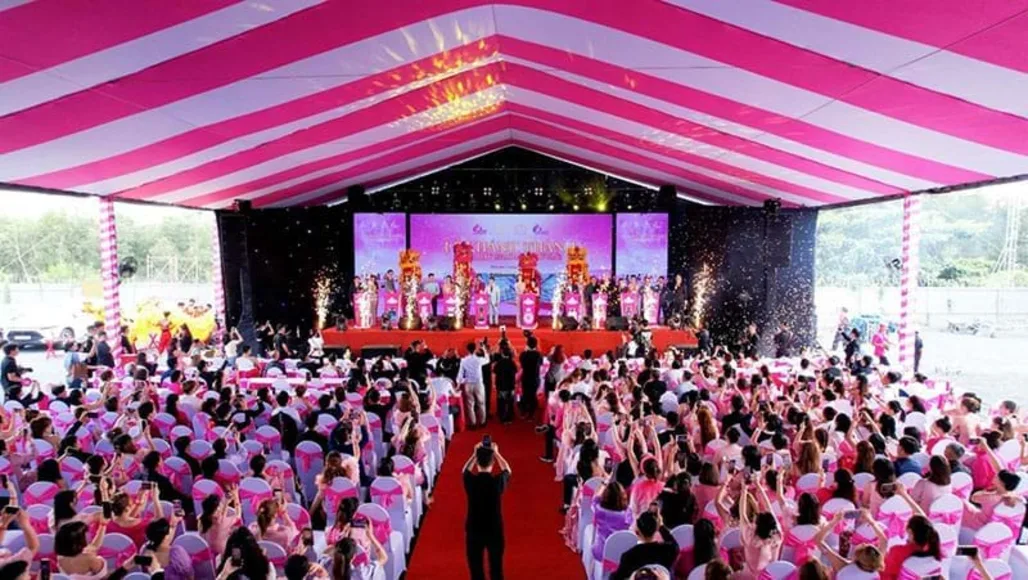 20 Hoa Hậu, Nghệ Sỹ Diễn Viên Có Mặt Chúc Mừng Khánh Thành Nhà Máy Sản Xuất Nước Hoa Charme Perfume