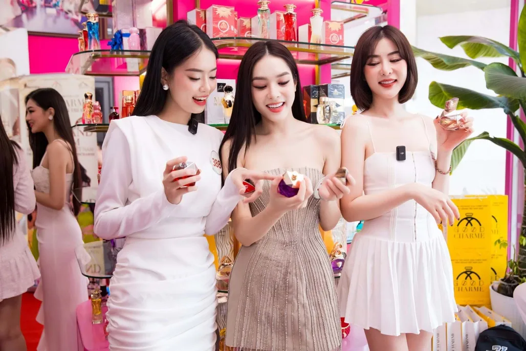 Top 44 Miss Grand Vietnam 2023 Có Mặt Chúc Mừng Kỷ Niệm Ngày Thành Lập Nước Hoa Goodcharme