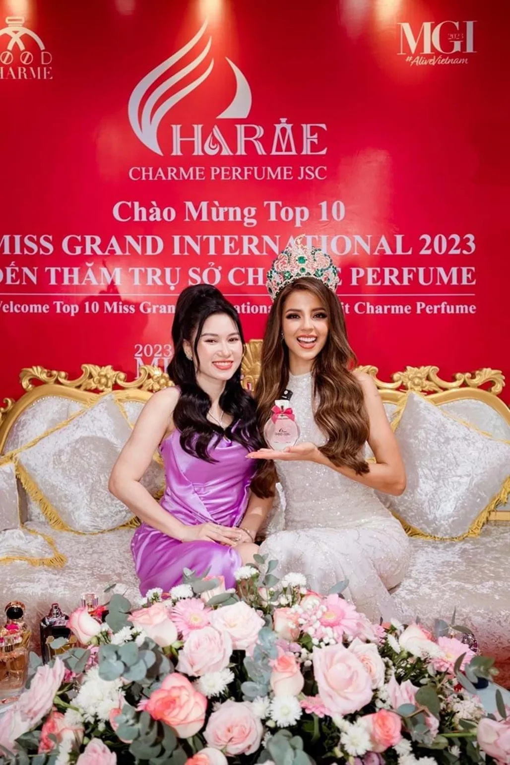 Vừa Đăng Quang, Top 10 Miss Grand International Đến Trụ Sở Nước Hoa Charme Perfume Để Tri Ân Thương Hiệu