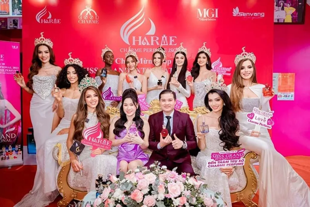 Vừa Đăng Quang, Top 10 Miss Grand International Đến Trụ Sở Nước Hoa Charme Perfume Để Tri Ân Thương Hiệu