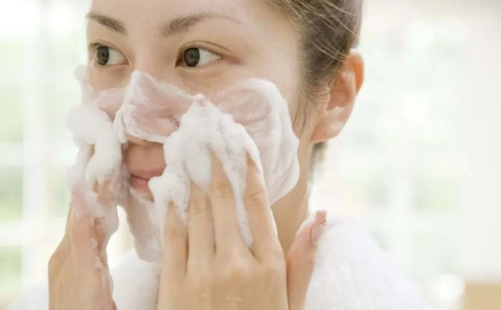 Tại sao bận rộn nên chọn phấn nước?