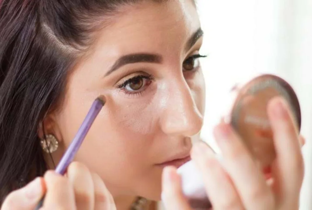 Tại sao bận rộn nên chọn phấn nước?