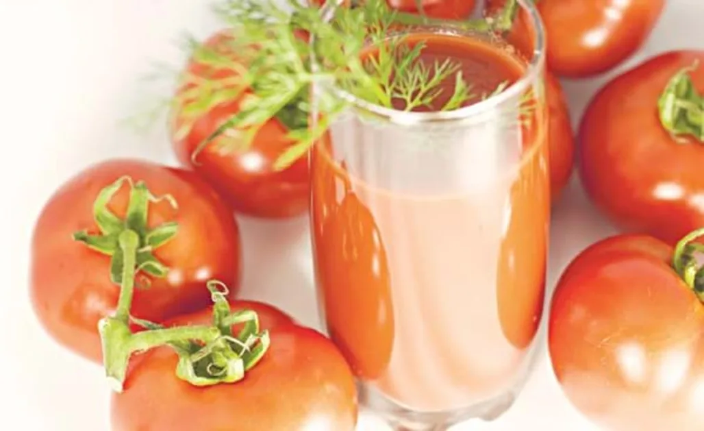 7 tác dụng làm đẹp từ nguyên liệu thiên nhiên, có sẵn tại nhà của cà chua