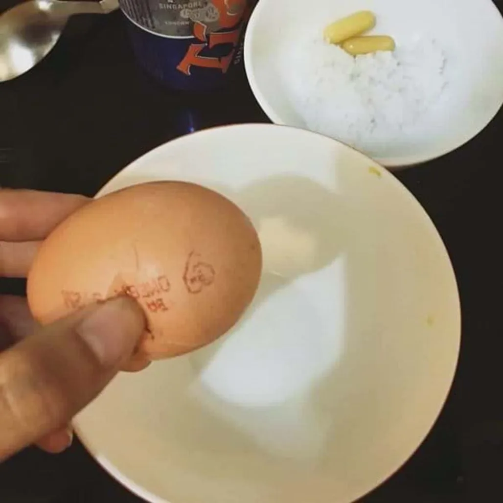 Chuẩn bị 1 bia, 1 trứng gà bạn sẽ có làn da trắng mịn hơn dùng kem trộn nhiều lần