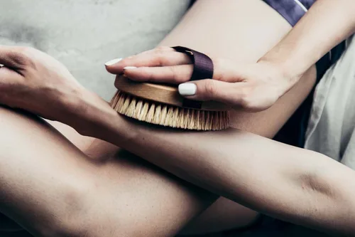 3 Bước Cơ Bản Chăm Sóc Da Toàn Thân Bạn Gái