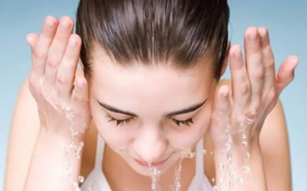 Cách dùng sữa rửa mặt đúng cách mang lại hiệu quả cao